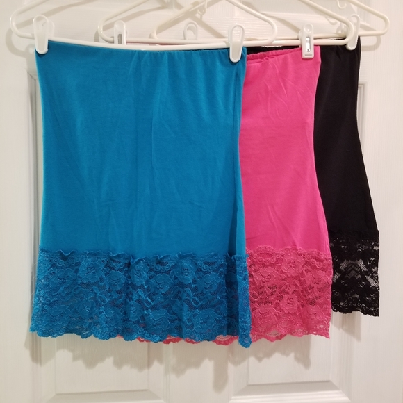 Tops - Picture 2 of 3